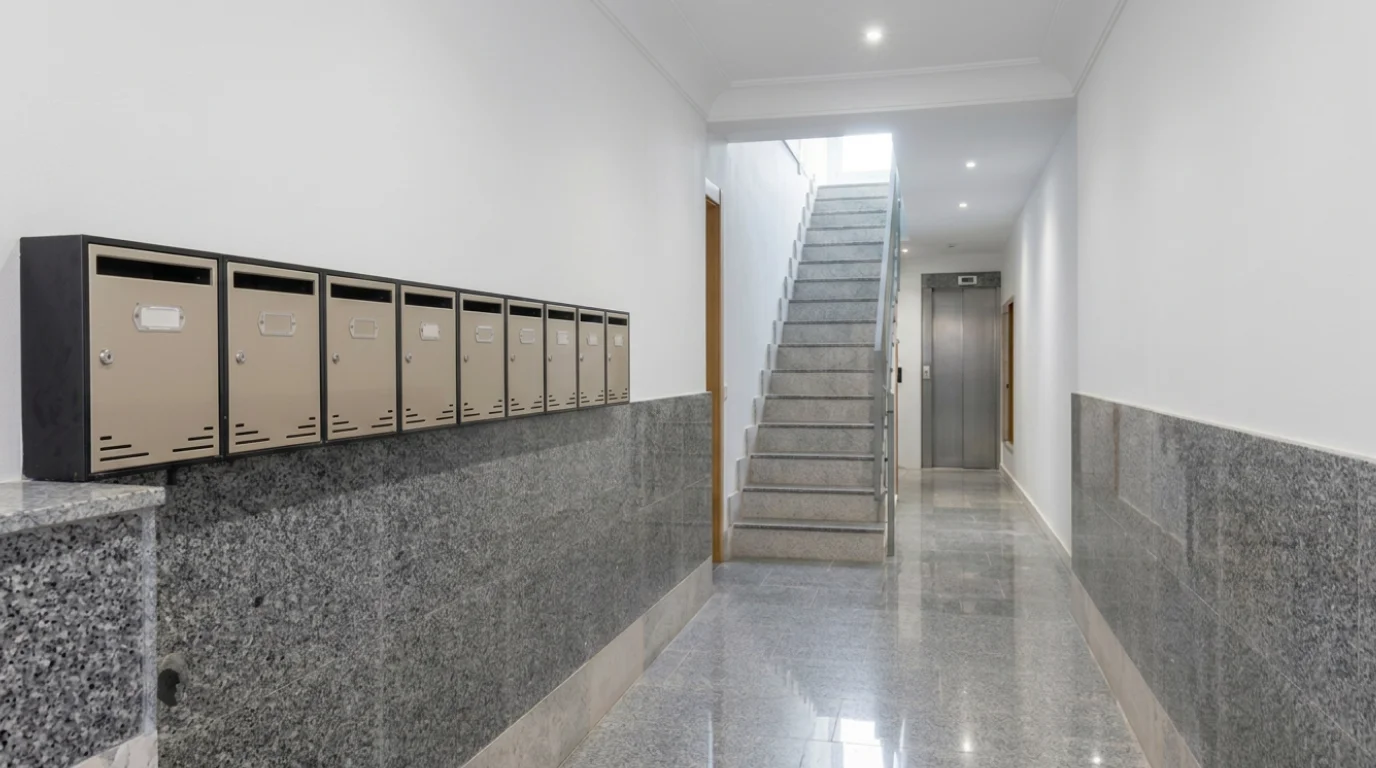 Reforma de portal accesible en Valladolid - Acceso a cota cero